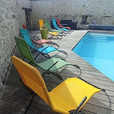 Villa Beau Logis Charentais Du Xixe Et Sa Piscine *
