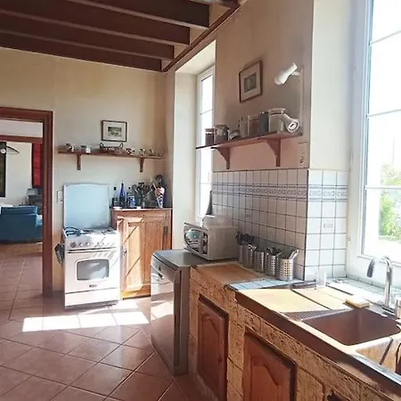 Beau Logis Charentais Du Xixe Et Sa Piscine *
