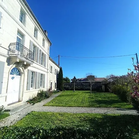 Villa Beau Logis Charentais Du Xixe Et Sa Piscine *