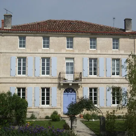 Villa Beau Logis Charentais Du Xixe Et Sa Piscine *